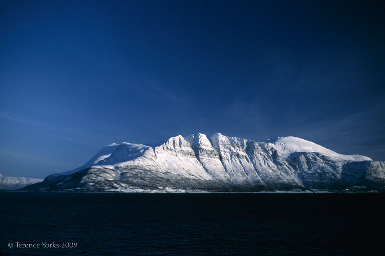 Approaching Troms&oslash;